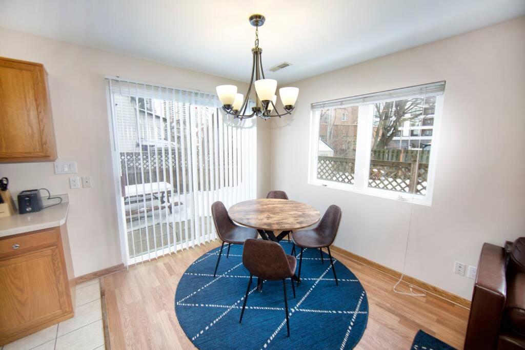 Tucked Away Off Brady - 4 Beds Apartment Milwaukee Luaran gambar