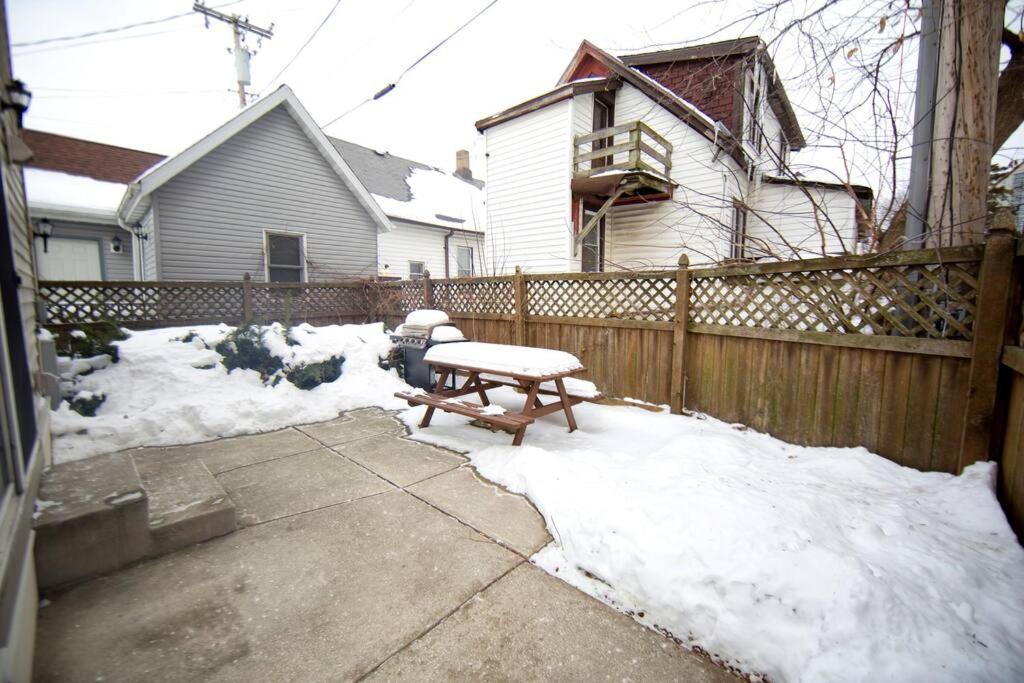 Tucked Away Off Brady - 4 Beds Apartment Milwaukee Luaran gambar